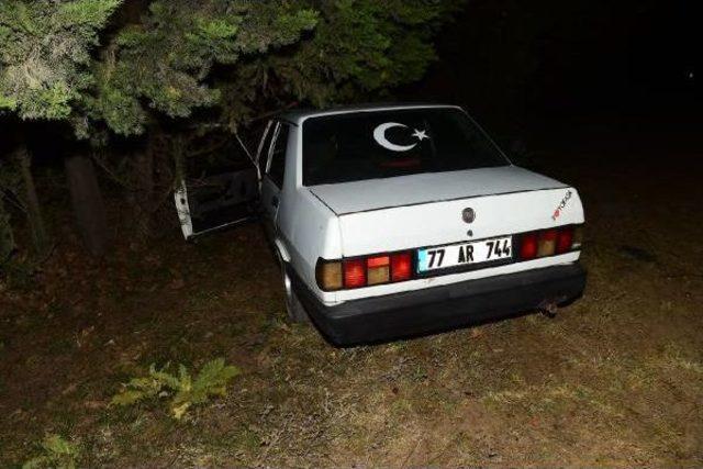 Otomobille Yeğenini Gezdirirken Kaza Yaptı