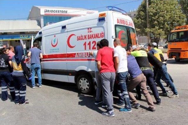 Ambulans Otomobil Ile Çarpıştı: 1 Yaralı