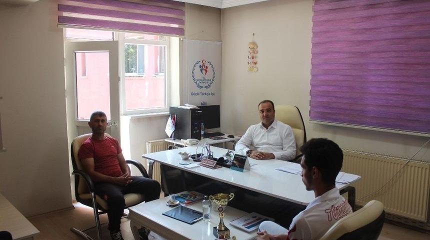 Kickboks&rsquo;ta Ağrılı Sporculardan &Ccedil;ifte Madalya