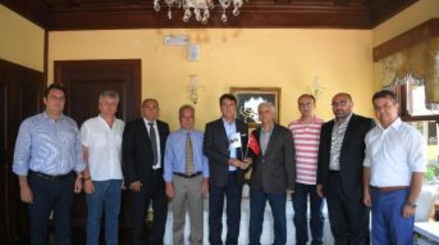 D&uuml;ndar Batısiad&rsquo;a &Uuml;ye Oldu