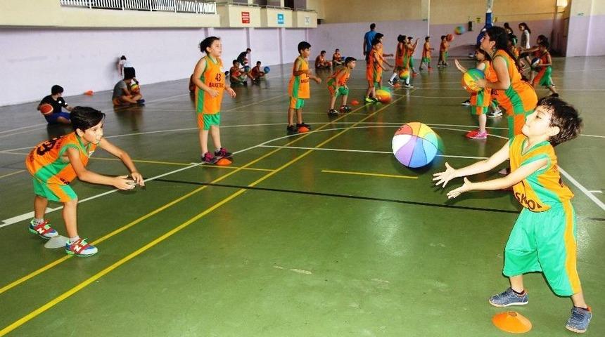 Toroslar&rsquo;da Yaz Basketbol Kursları Devam Ediyor
