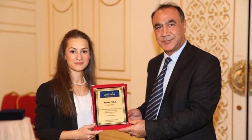 Marka Belediyeler Dergisi&rsquo;nden Başiskele&rsquo;ye &Ouml;d&uuml;l