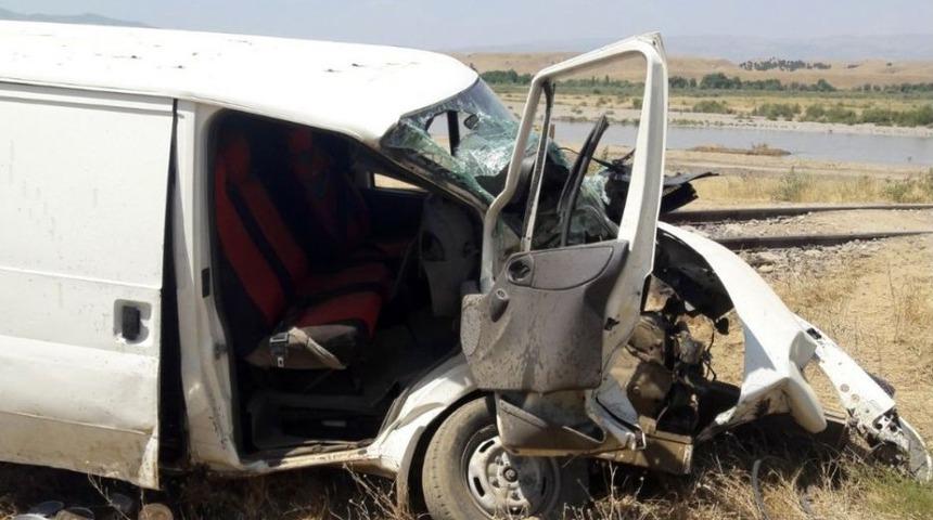 Bing&ouml;l&rsquo;de Tren Kazası:3 Yaralı