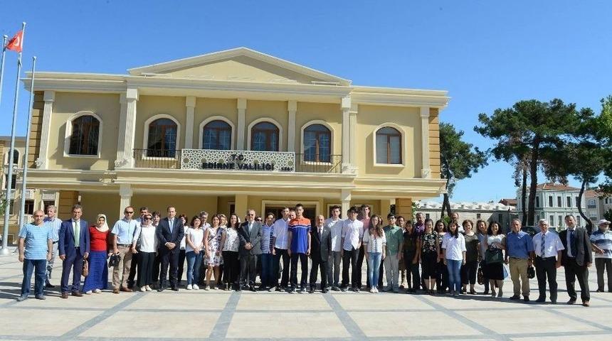 Edirne&rsquo;de Lys&rsquo;de İlk Bine Giren &Ouml;ğrencilere &Ouml;d&uuml;lleri Verildi