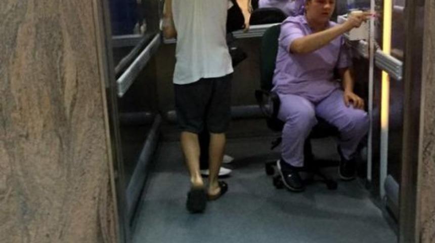 Roket Yaparken Elleriyle Bir G&ouml;z&uuml;n&uuml; Kaybeden Altuğ'un Tedavisi S&uuml;r&uuml;yor