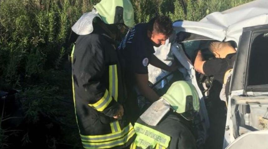 Denizli&rsquo;de Trafik Kazası: 1 &Ouml;l&uuml;, 2 Yaralı