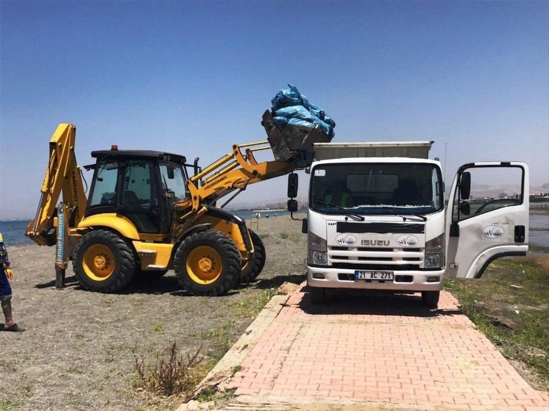 Edremit&rsquo;te Temizlik Seferberliği S&uuml;r&uuml;yor