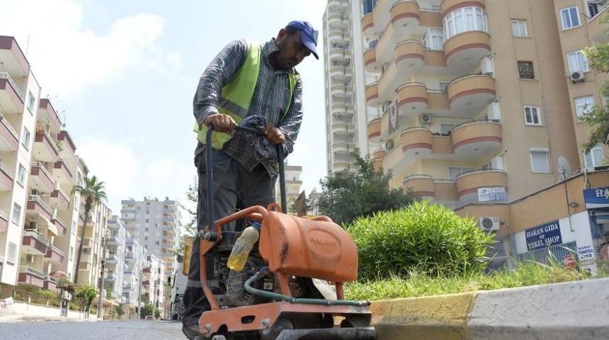Mersin&rsquo;de Asfaltlama &Ccedil;alışmaları S&uuml;r&uuml;yor
