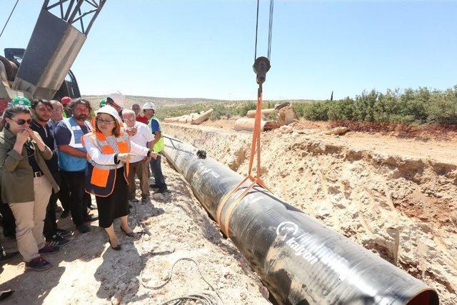 Gaziantep’te 12 Kilometrelik Hatta Bulunan 41 Yıllık Su Boruları Yenilendi