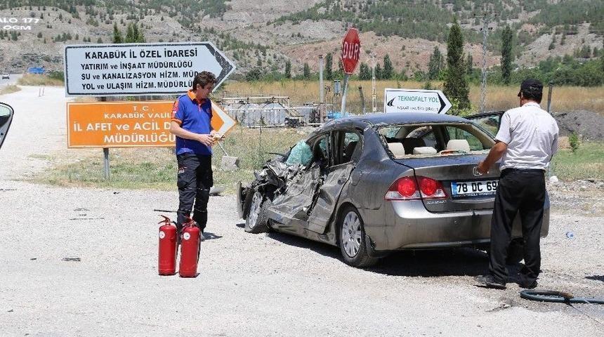 Karab&uuml;k&rsquo;te Trafik Kazası: 3 Yaralı
