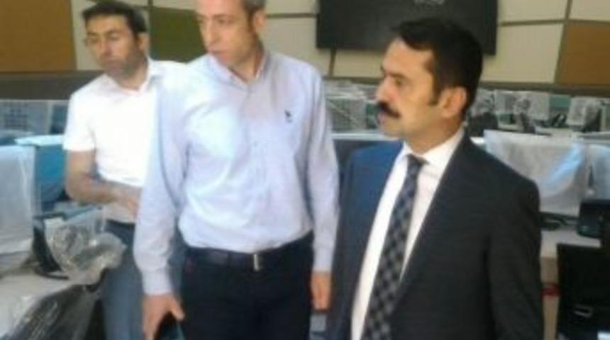 Vali Aktaş 112 Acil &Ccedil;ağrı Merkezinde İncelemelerde Bulundu
