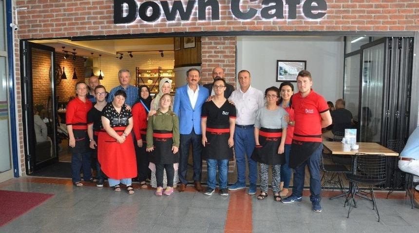 Milletvekili Yılmaz Down Kafe&rsquo;yi Ziyaret Etti