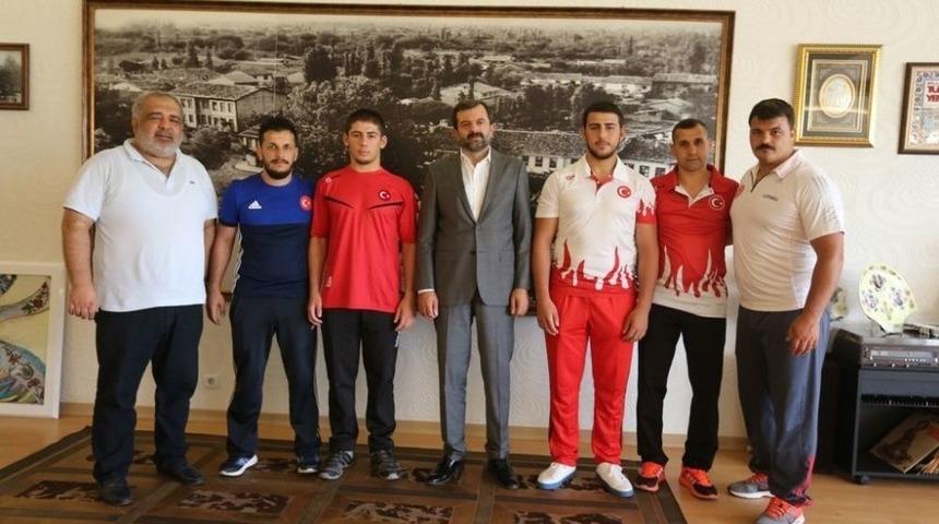 G&uuml;rsulu Sporculardan Başkan Işık&rsquo;a Ziyaret