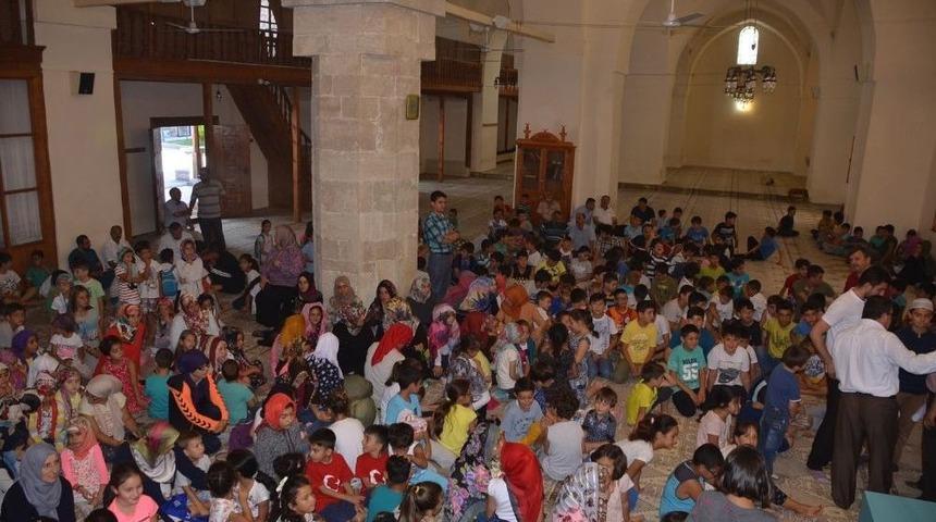 &Ccedil;ocuklar Camide Buluştu