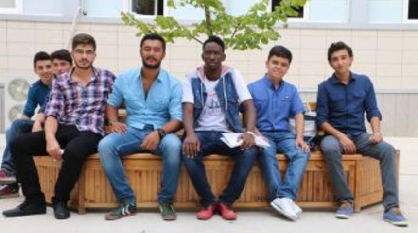 51 Kişilik Uluslararası &Ouml;ğrenci Kontenjanına 6 Bin 700 Başvuru