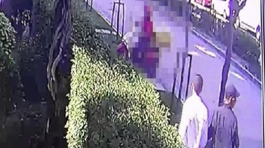 Bah&ccedil;eşehir'de Bir Evi Soyan S&uuml;pheliler Kamerada...