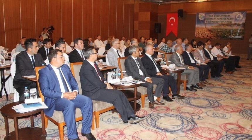 Prof. Dr. Kınacı: &ldquo;van G&ouml;l&uuml; Bataklık Haline Gelebilir&rdquo;