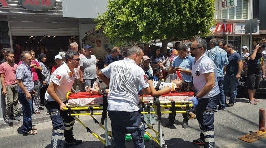 11 Yaşındaki Kıza Yaya Ge&ccedil;idinde Otomobil &Ccedil;arptı