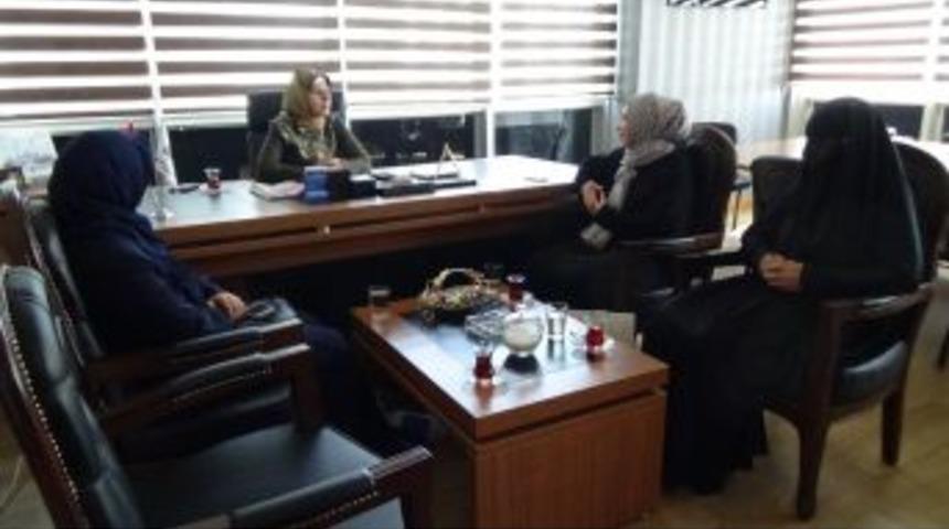 Ge&ccedil;ici Kur&rsquo;an-ı Kerim &Ouml;ğreticileri Şartlarının D&uuml;zeltilmesini İstedi