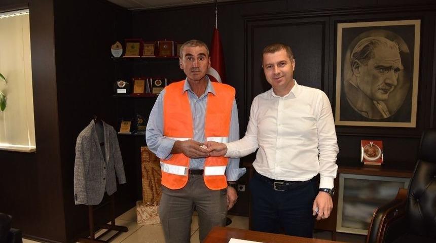 Başkan Kuzu, &Ouml;zveriyle &Ccedil;alışan Belediye Personelini &Ouml;d&uuml;llendirdi