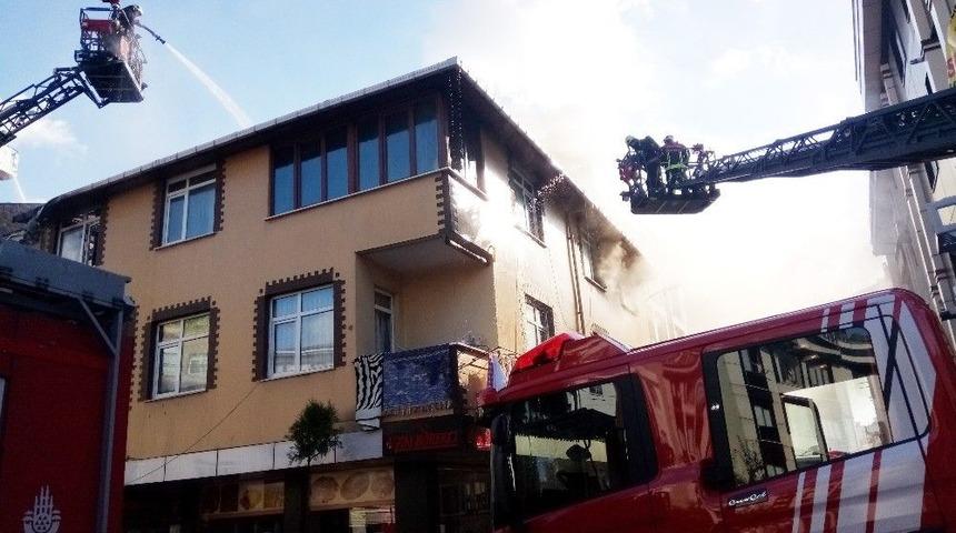 Ataşehir&rsquo;de Korkutan Yangın