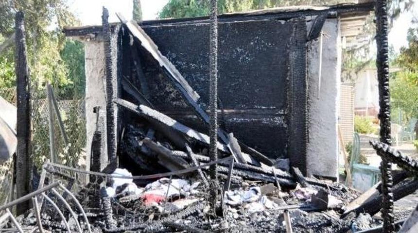 Yangın Evi K&uuml;l Etti