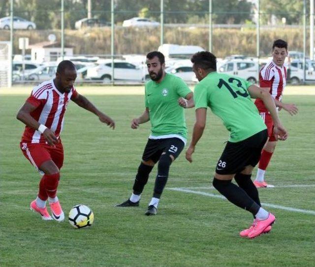 Sivasspor Hazırlık Maçında Sivas Belediyespor'u 3-1 Yendi