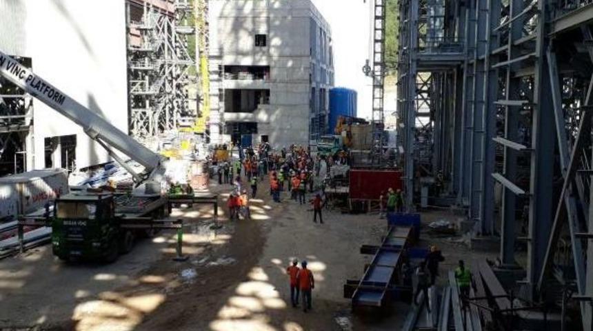 İskeleden D&uuml;şen Iş&ccedil;i &Ouml;ld&uuml;