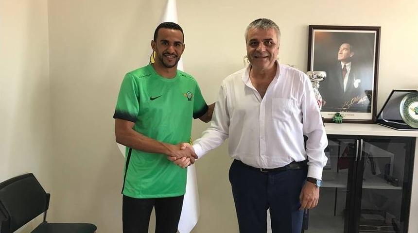 Akhisar Belediyespor Brezilyalı Futbolcuyu Renklerine Bağladı