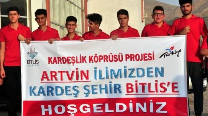 Artvin&rsquo;Den Bitlis&rsquo;E G&ouml;n&uuml;l K&ouml;pr&uuml;s&uuml;