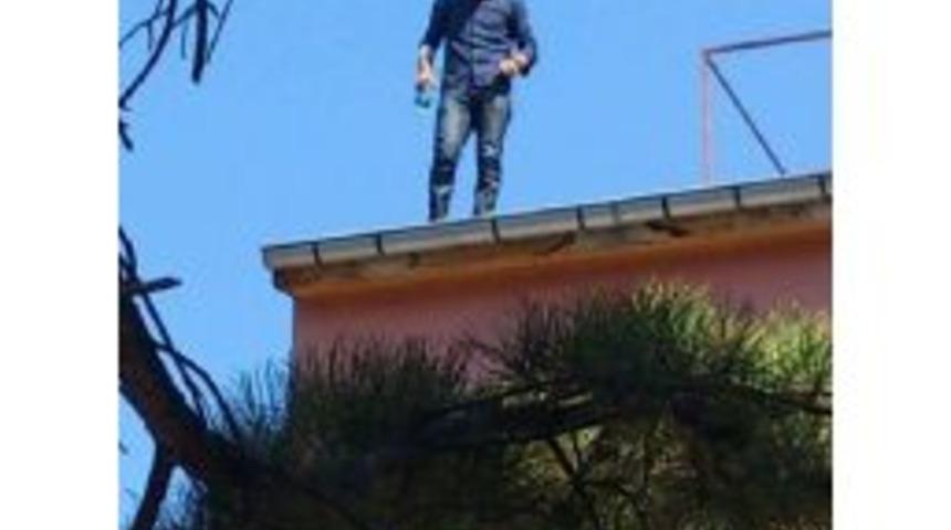 Doktora Kızdı &Ccedil;atıya &Ccedil;ıktı