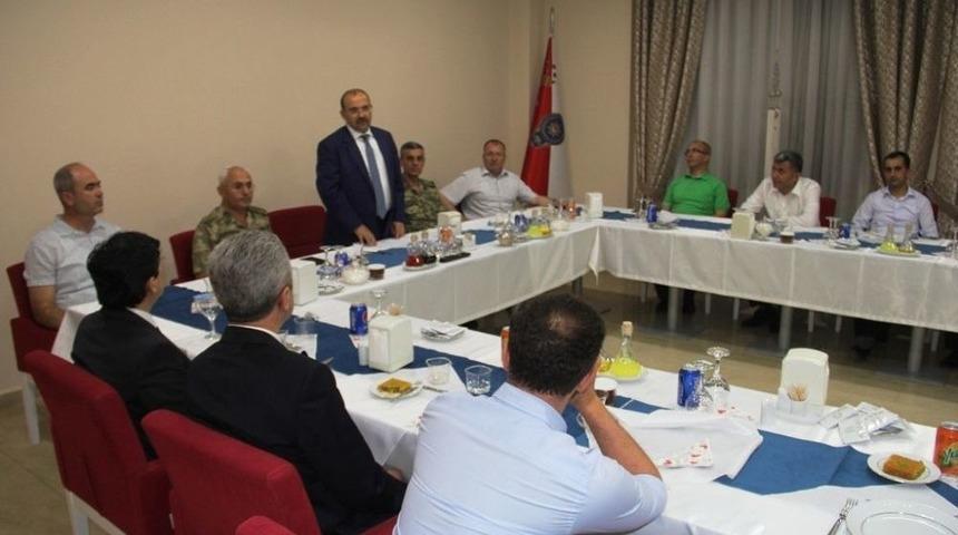 G&ouml;rev Yerleri Değişen Komutanlara Vali&rsquo;den Veda Yemeği