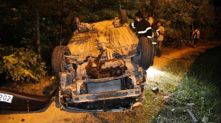 Otomobil 5 Metrelik Duvardan U&ccedil;tu:1 Yaralı