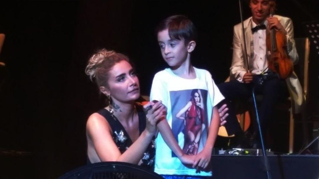 &Uuml;nl&uuml; Pop&ccedil;u Sıla, Ayvalık&rsquo;ı Salladı