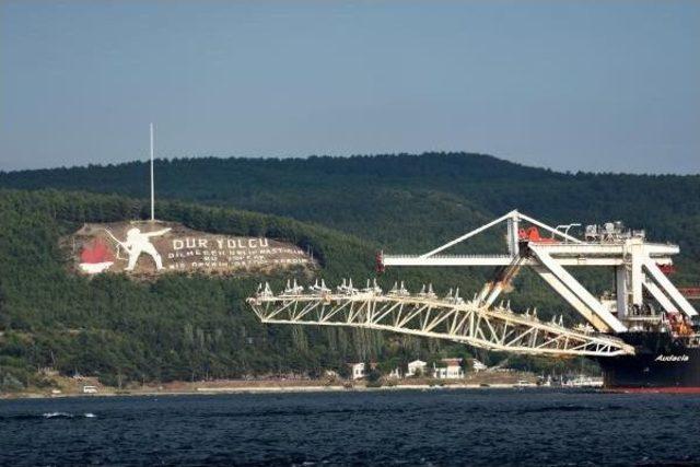 Türk Akımı Inşaatında Çalışan Gemi Çanakkale Boğazı'ndan Geçti