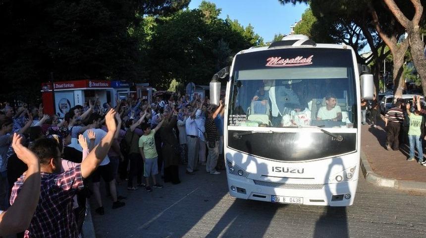 Nazillili Hacı Adayları Kutsal Topraklara Uğurlanıyor