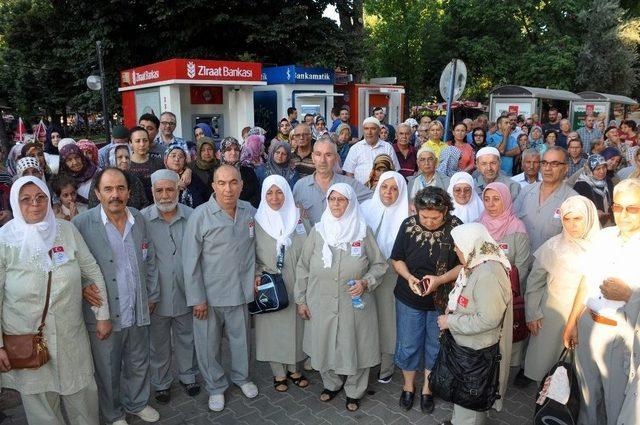 Nazillili Hacı Adayları Kutsal Topraklara Uğurlanıyor