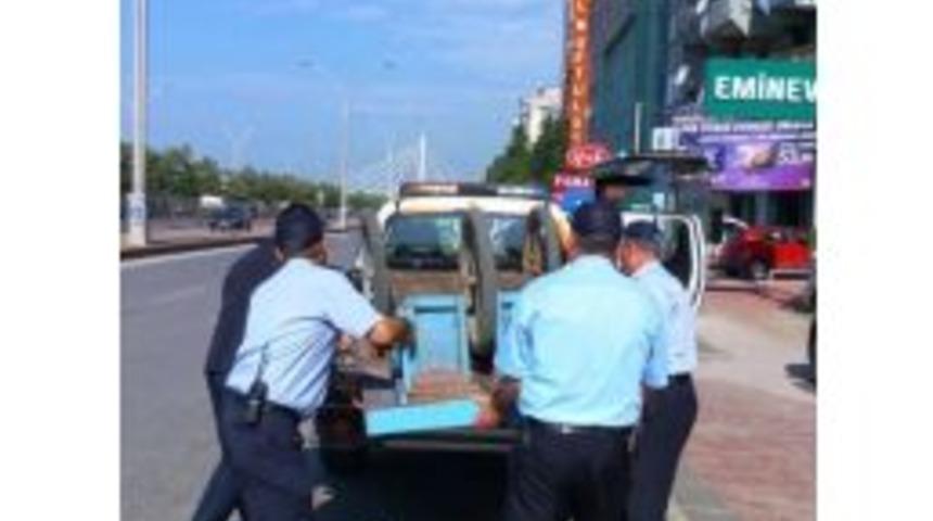 İzmit&rsquo;te İzinsiz Seyyar Satıcıya Taviz Yok