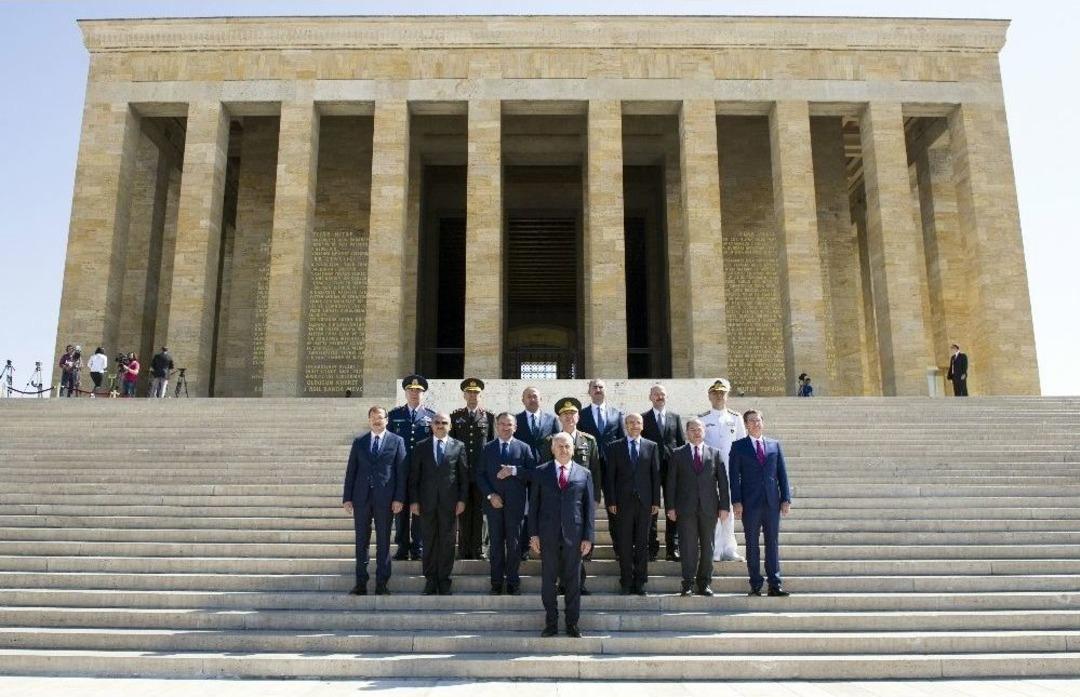 Başbakan Yıldırım, Y&uuml;ksek Askeri Şura &Uuml;yeleri İle Anıtkabir&rsquo;de