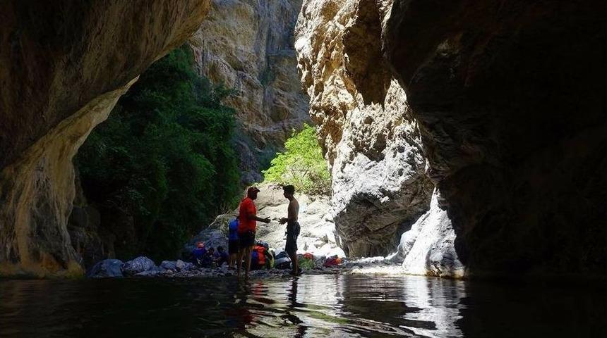 Doğaseverler Çona Kanyonunu Keşfetti