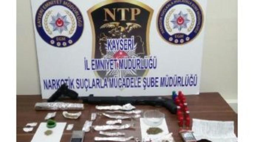Kayseri'de Uyuşturucu Operasyonu; 10 G&ouml;zaltı