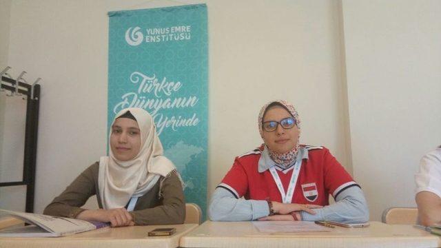 Türkçe Aşkı Onları Bir Araya Getirdi