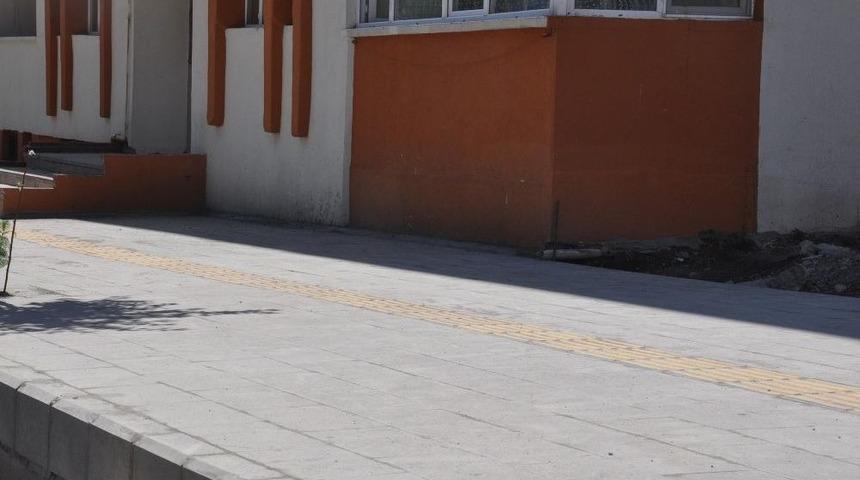 Karayollarından Kars&rsquo;a Modern Kaldırım