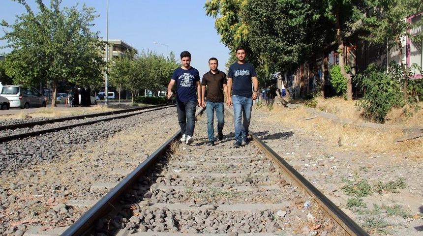 Cep Telefonuyla Çektikleri Klip Sosyal Medyayı Salladı