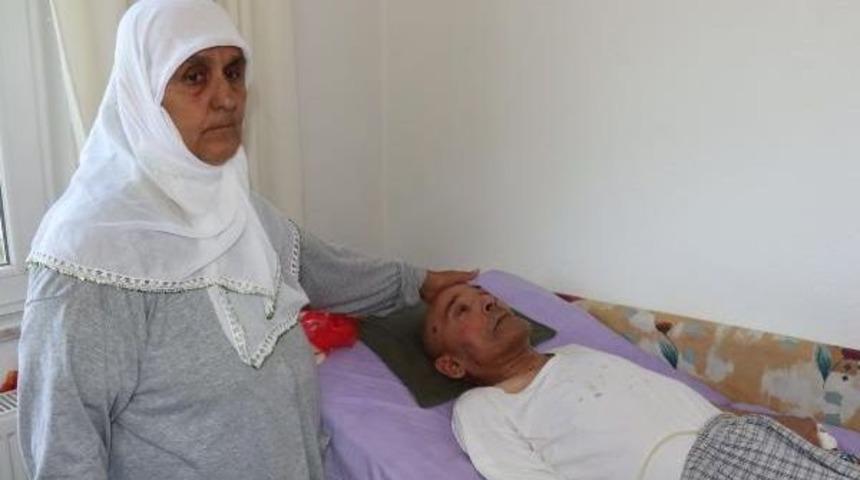 18 Yıldır Yatalak Eşine Bakıyor