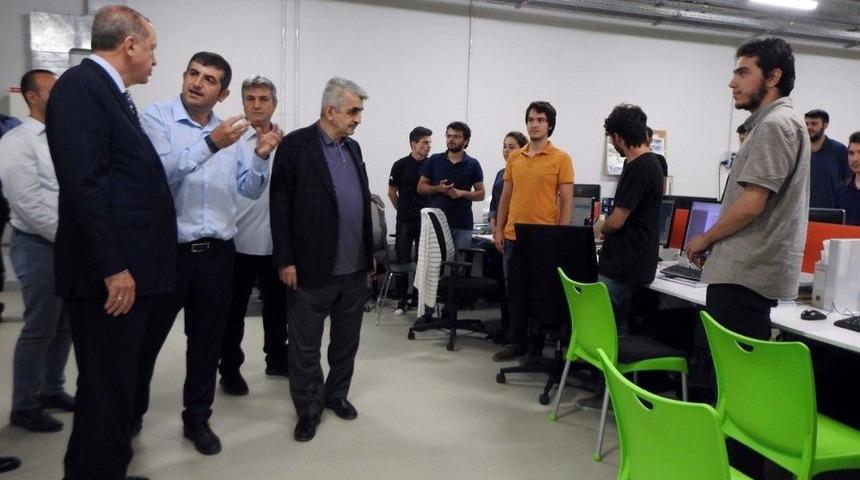 Cumhurbaşkanı Erdoğan&rsquo;dan Milli İha Tesislerini Ziyaret Etti