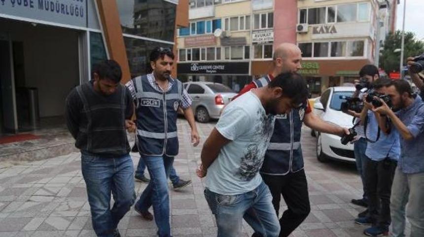 &Ccedil;aldıkları Otomobille Yakalandılar