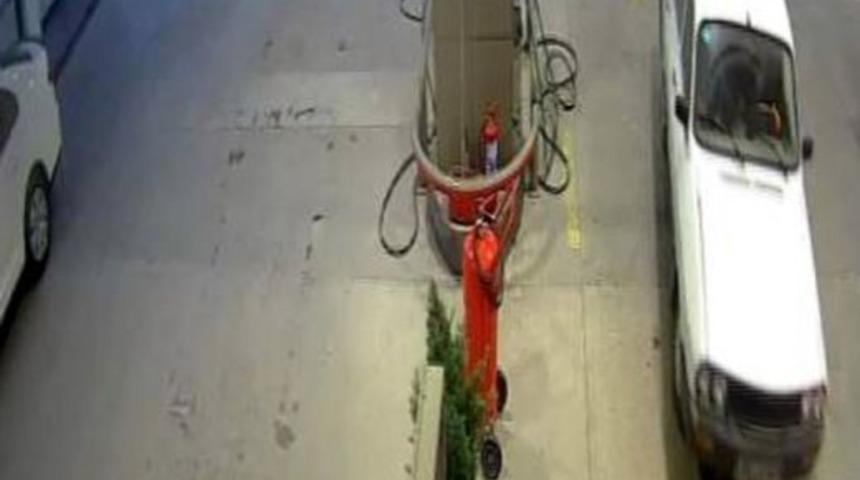 Halatla Otomobil &Ccedil;aldı