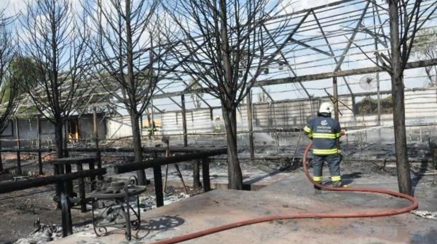 Ciğer Restoranı A&ccedil;ılmadan Bah&ccedil;esinde Yangın &Ccedil;ıktı