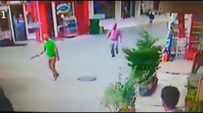 Bursa'da Berberlerin Bıçak Ve Sopalı Kavgası